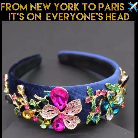 FROM NEW YORK/PARIS IT’S ON  EVERYONE’S HEAD - Picture 4 of 7